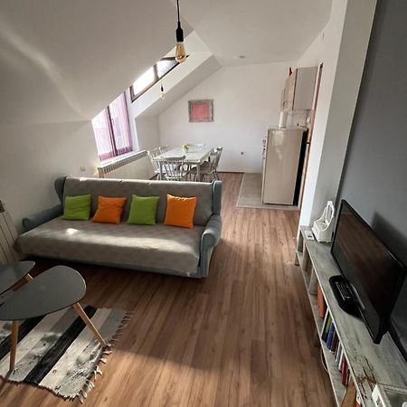 Appartamento Stan na dan Loznica Esterno foto