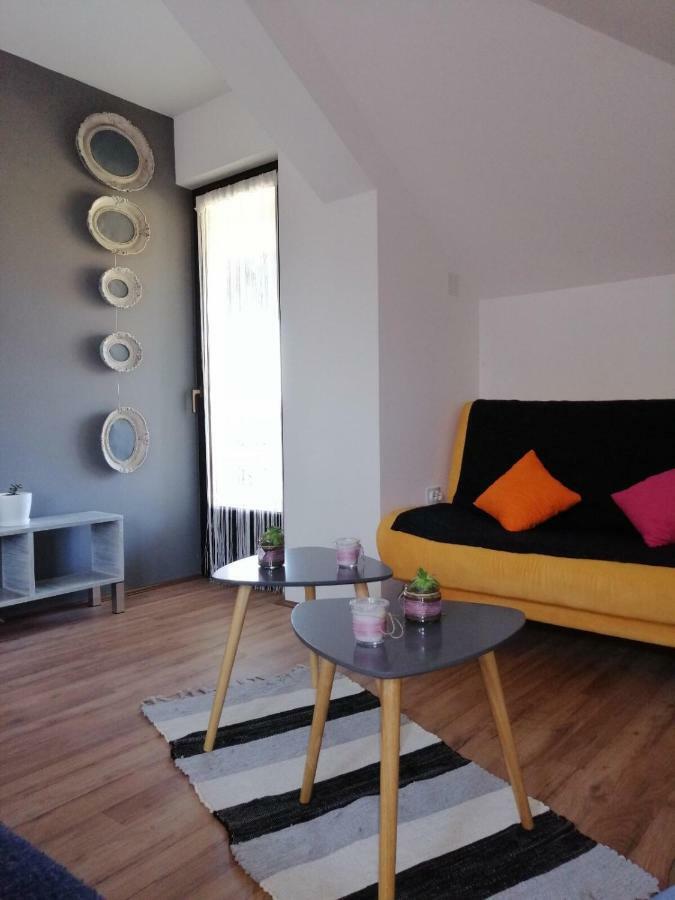 Appartamento Stan na dan Loznica Esterno foto