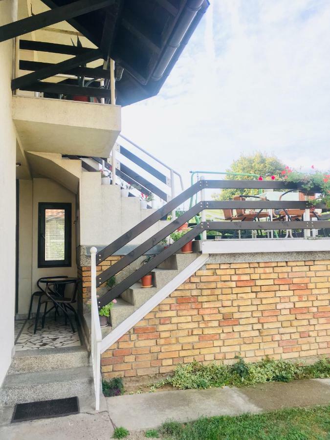 Appartamento Stan na dan Loznica Esterno foto